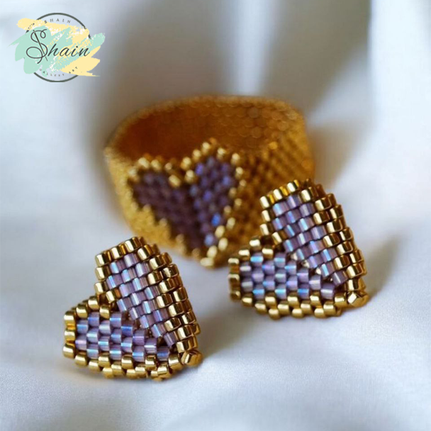 عکس گوشواره میخی و انگشتر طرح قلب طلایی با منجوقهای میوکی اصل