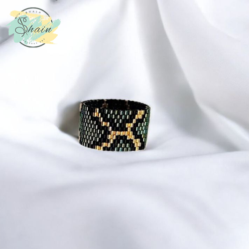 انگشتر میوکی طرح ایکس مناسب اسمارتواچ، ساخته شده با منجوقهای ژاپنی باکیفیت و طراحی لوکس و خاص برای استایل روزانه.