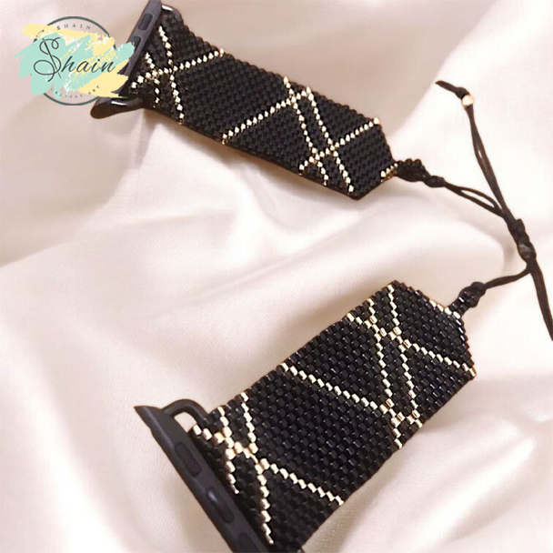 بند دستساز میوکی طرح مشکی طلایی ویژه اسمارتواچ، دارای منجوق میوکی ژاپن با دوام، سبک، شیک و مناسب استایل زنانه و دخترانه.