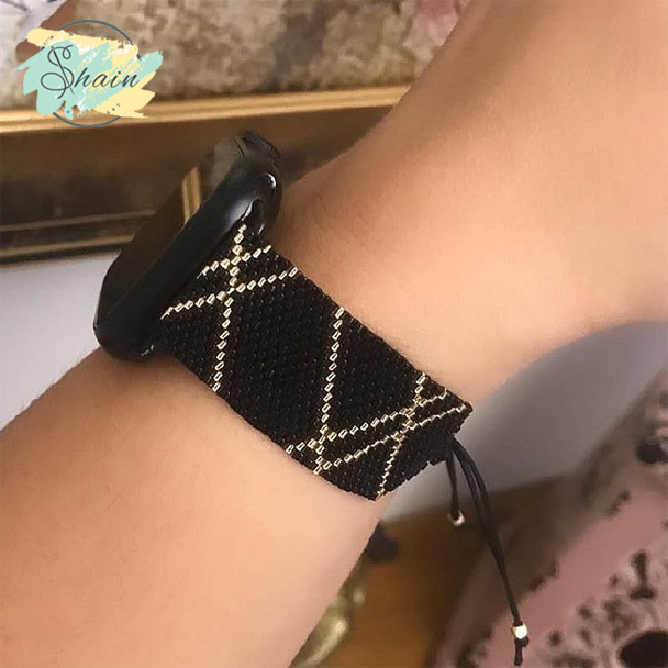 بند ساعت اسمارت واچ با منجوق میوکی طرح مشکی طلایی، دستساز، مقاوم، شیک و مناسب استفاده روزانه و ترکیب با استایل مجلسی.