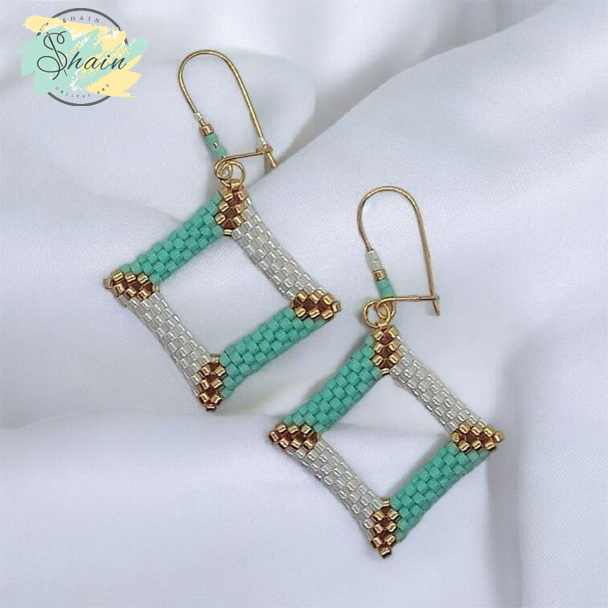 گوشواره طرح مربع دستساز با منجقهای میوکی براق و ضد تغییر رنگ مناسب استایل دخترانه، هدیه تولد و استفاده روزمره