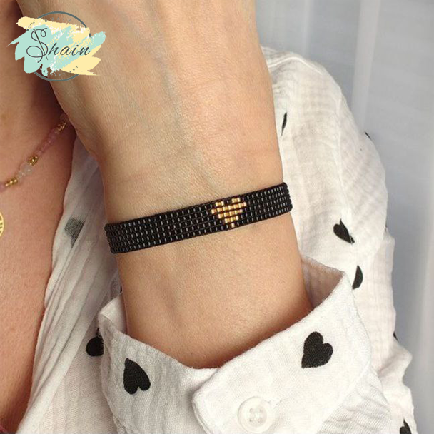 دستبند میوکی طرح قلب طلایی کد 3065 با طراحی دستساز ظریف، مناسب استایل روزمره و هدیهای خاص برای علاقمندان به اکسسوری.