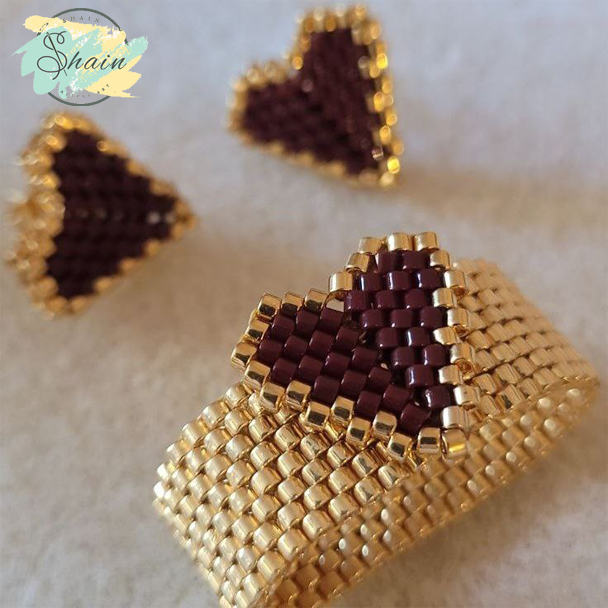 زیباترین نیم ست میوکی طرح قلب برجسته شامل انگشتر و گوشواره میخی دستساز مخصوص بانوان خوشسلیقه با کیفیت عالی و ماندگاری بالا.