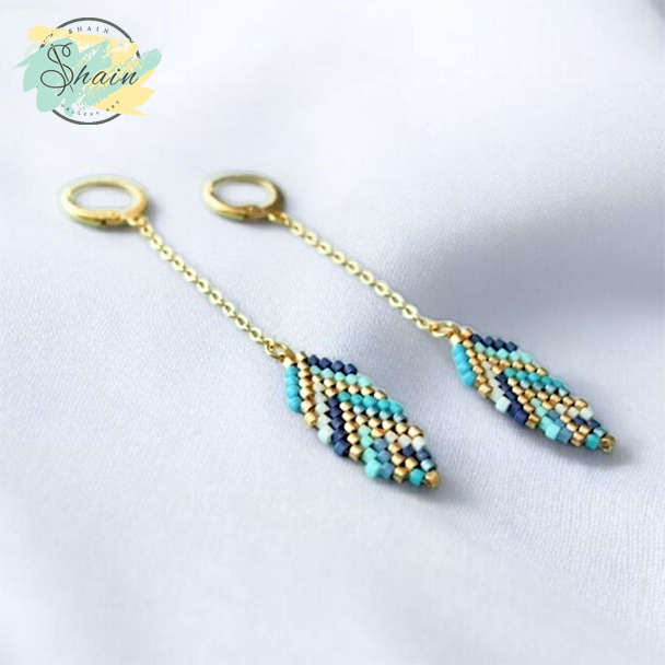 «نمای نزدیک سرویس شیک میوکی طرح برگ 3024 ساخته شده با منجوقهای اصل ژاپنی برای استایل خاص و مدرن بانوان.»