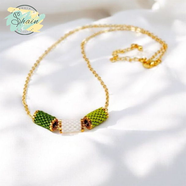 گردنبند دستساز شاین گالری مدل استوانه 3096 ساختهشده با منجوقهای ژاپنی بادوام، مناسب علاقهمندان به اکسسوریهای خاص و سبک مینیمال.