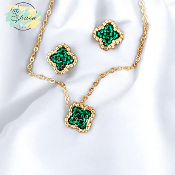 نیمست هنری شاین گالری طرح ونکلیف ساختهشده از استیل ضد زنگ و منجقهای میوکی با طراحی خاص و لوکس