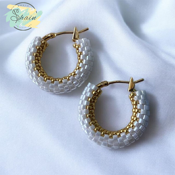 ست هنری دستساز با منجقهای میوکی ژاپنی، گوشواره و دستبند طلایی طرح برفی برند شاین گالری