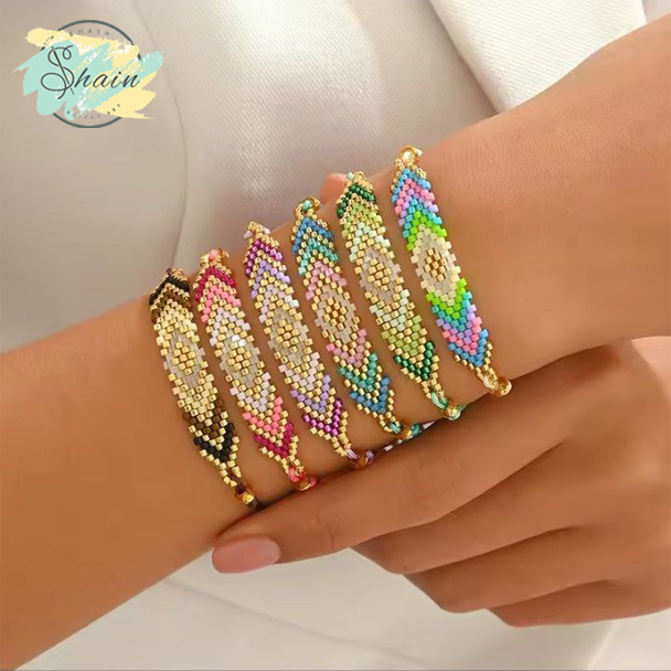 دستبند هنری رنگینکمان با مهرههای میوکی رنگی ساختهشده با ظرافت دست برای هدیه دادن و استفاده طولانیمدت بدون حساسیت